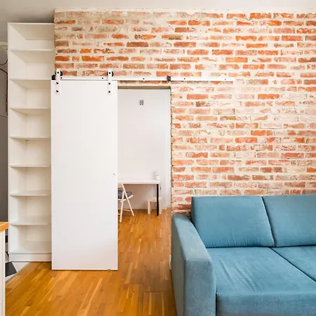 Metro Raclawicka Comfy By Bookinghost *