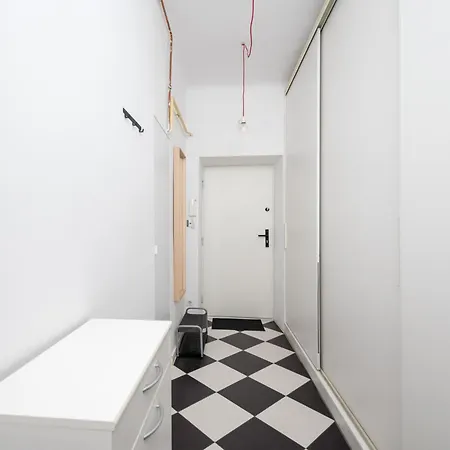 Metro Raclawicka Comfy By Bookinghost