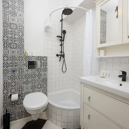 Metro Raclawicka Comfy By Bookinghost * Varşova