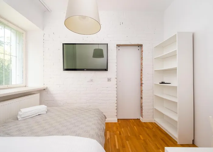 Metro Raclawicka Comfy By Bookinghost