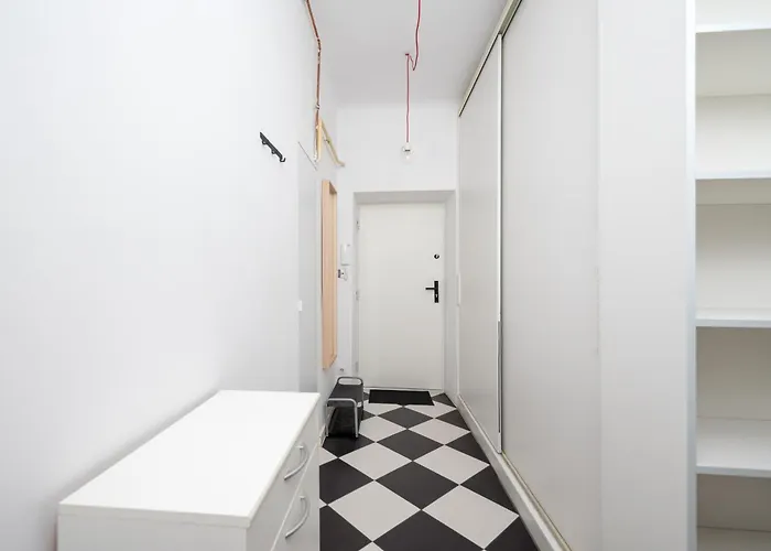 Metro Raclawicka Comfy By Bookinghost