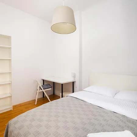 Metro Raclawicka Comfy By Bookinghost